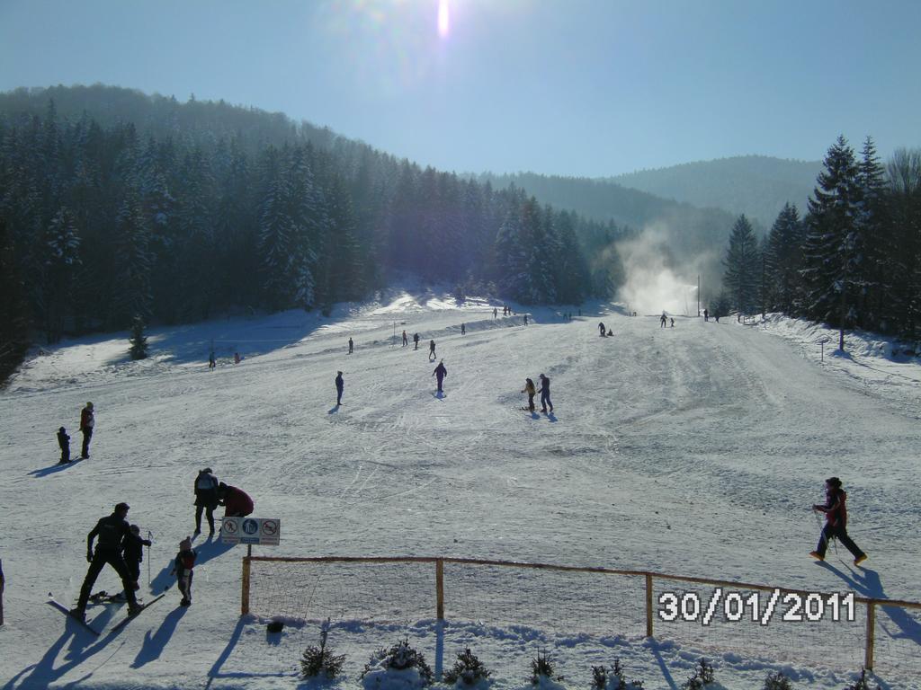Pensiunea Casa Zmeilor Dragus Esterno foto