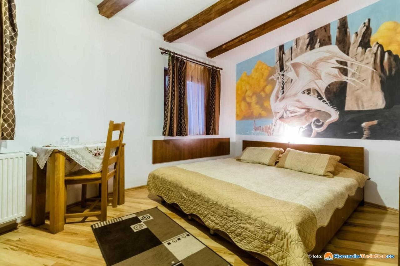 Pensiunea Casa Zmeilor Dragus Esterno foto