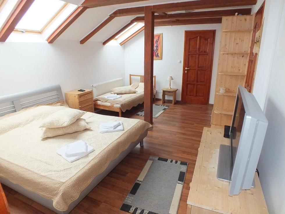 Pensiunea Casa Zmeilor Dragus Esterno foto
